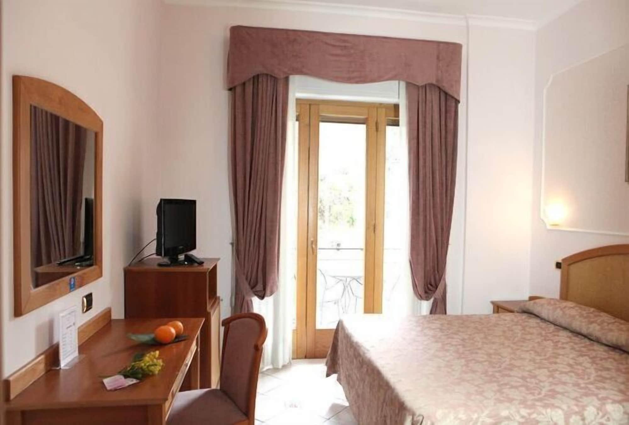 Hotel Savoia Σορέντο Εξωτερικό φωτογραφία
